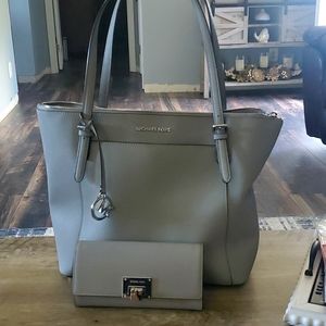Micheal Kors Purse with Matching Wallet